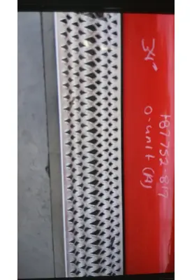 PETERBILT 386 CAB SKIRT/SIDE FAIRING