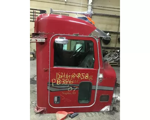 PETERBILT 386 CAB