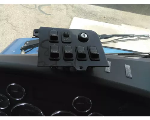 PETERBILT 386 CAB