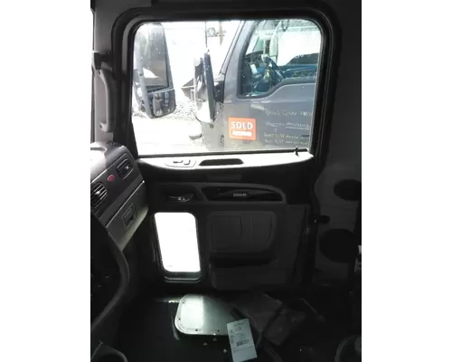 PETERBILT 386 CAB
