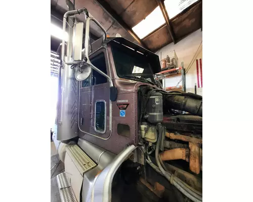 PETERBILT 386 CAB