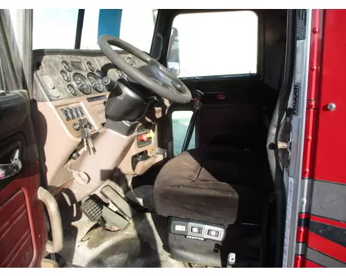 PETERBILT 386 CAB