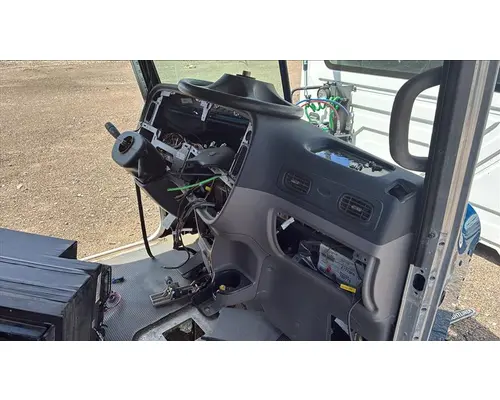 PETERBILT 386 CAB