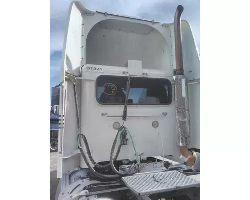 PETERBILT 386 CAB