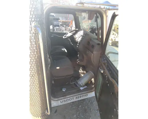 PETERBILT 386 CAB