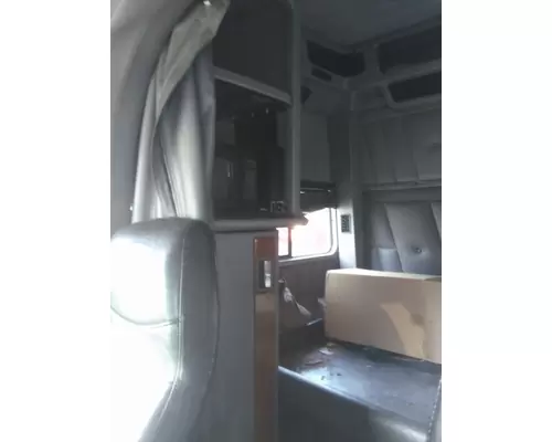 PETERBILT 386 CAB