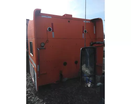 PETERBILT 386 CAB