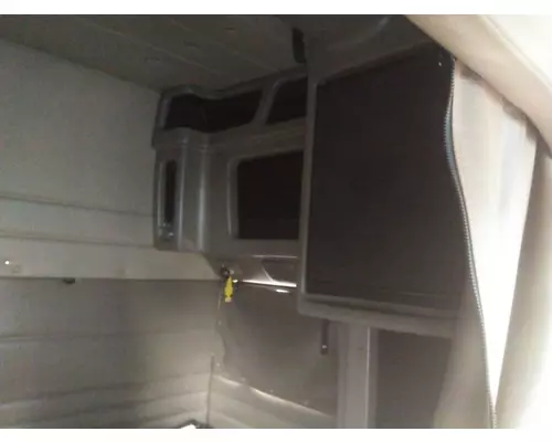 PETERBILT 386 CAB