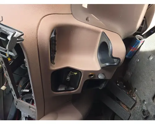PETERBILT 386 CAB