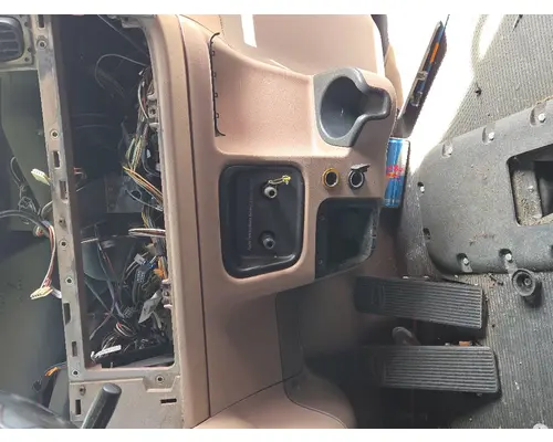 PETERBILT 386 CAB