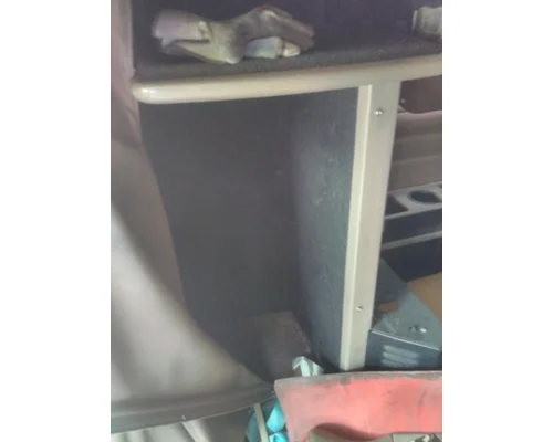 PETERBILT 386 CAB