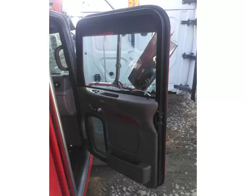 PETERBILT 386 CAB