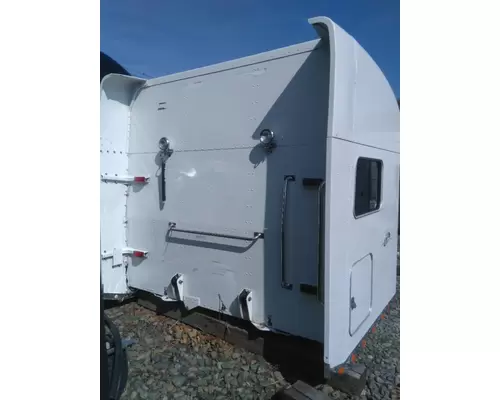 PETERBILT 386 CAB