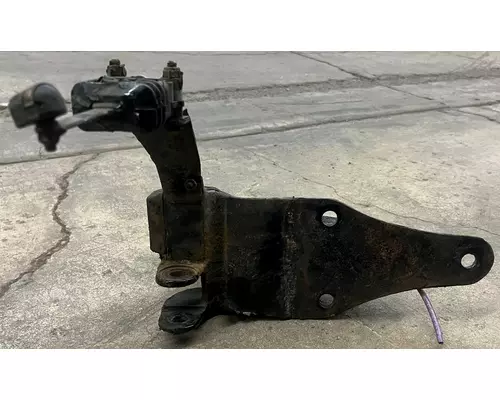 PETERBILT 386 Cab Mount