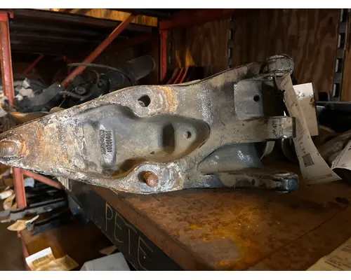 PETERBILT 386 Cab Mounts