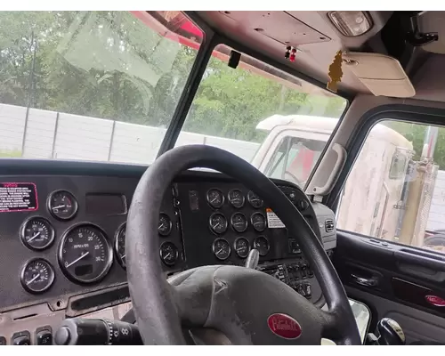 PETERBILT 386 Cab