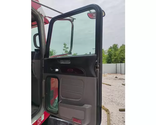 PETERBILT 386 Cab