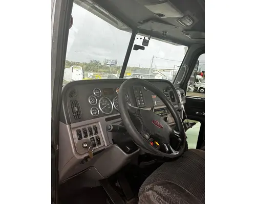 PETERBILT 386 Cab
