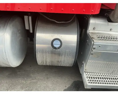 PETERBILT 386 DEF Tank