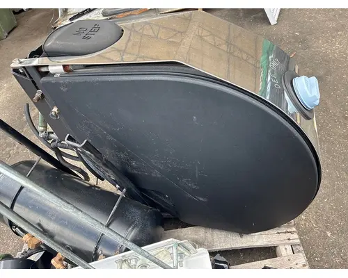 PETERBILT 386 DEF Tank