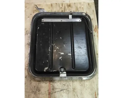 PETERBILT 386 DOOR, COMPARTMENT