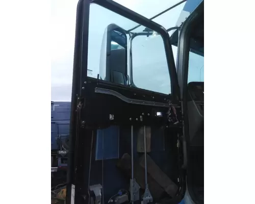 PETERBILT 386 DOOR ASSEMBLY, FRONT