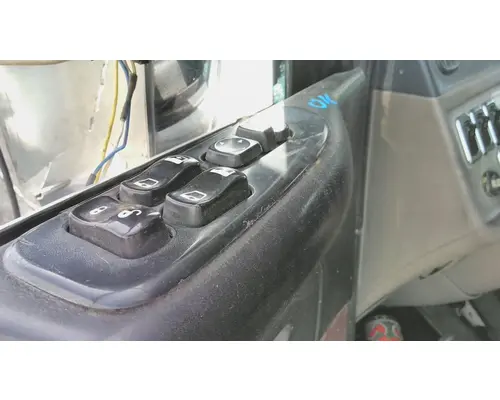PETERBILT 386 DOOR ELECTRICAL SWITCH