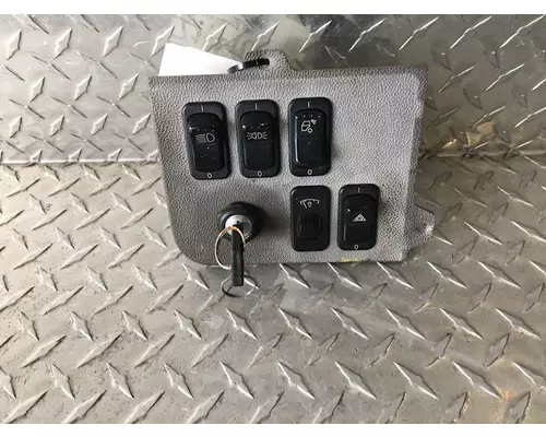 PETERBILT 386 Dash  Console Switch
