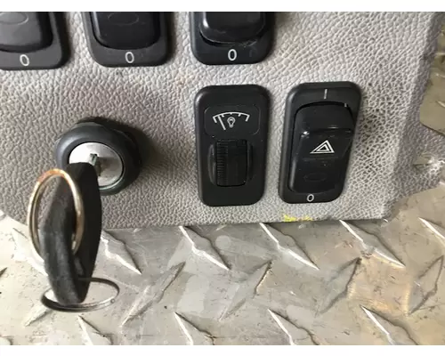 PETERBILT 386 Dash  Console Switch