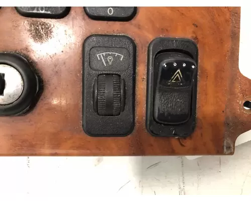 PETERBILT 386 Dash  Console Switch