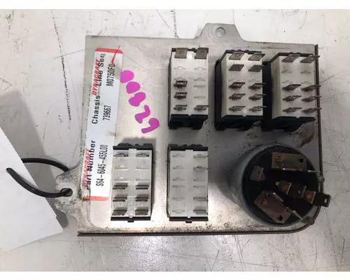 PETERBILT 386 Dash  Console Switch