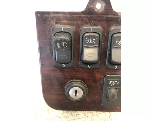 PETERBILT 386 Dash  Console Switch