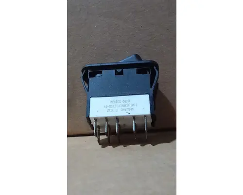 PETERBILT 386 Dash  Console Switch