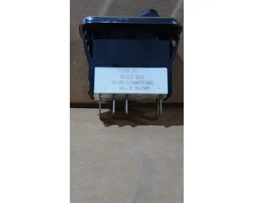 PETERBILT 386 Dash  Console Switch