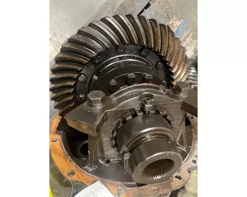 PETERBILT 386 Differential Assembly (Front, Rear)