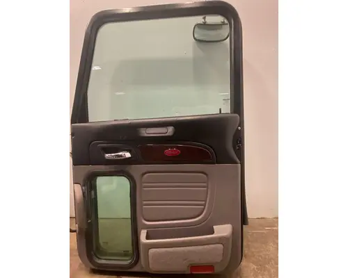 PETERBILT 386 Door Assembly, Front