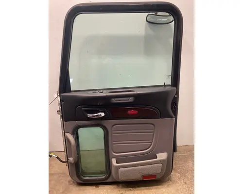 PETERBILT 386 Door Assembly, Front