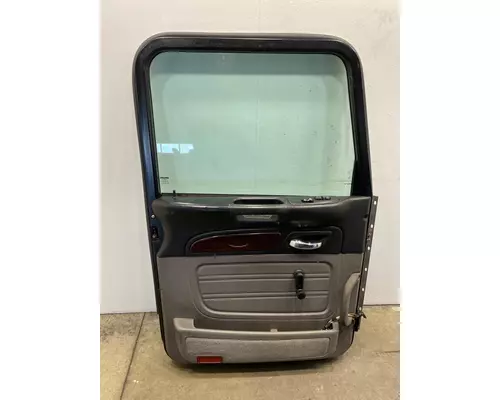 PETERBILT 386 Door Assembly, Front