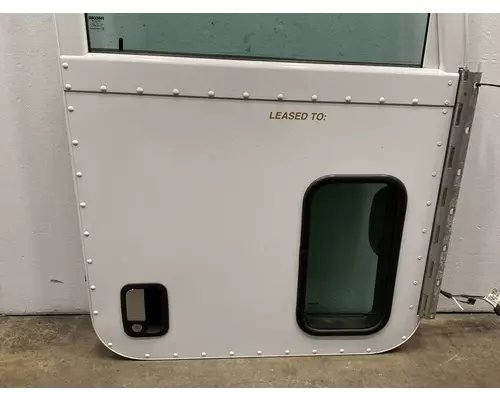 PETERBILT 386 Door Assembly, Front