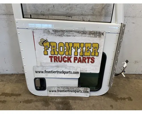 PETERBILT 386 Door Assembly, Front