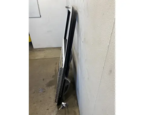 PETERBILT 386 Door Assembly, Front