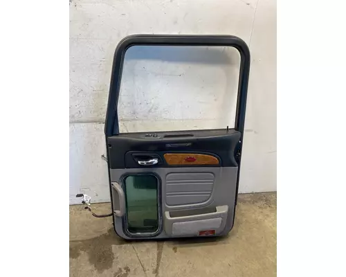 PETERBILT 386 Door Assembly, Front