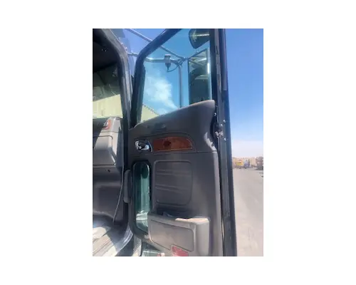 PETERBILT 386 Door Assembly, Front