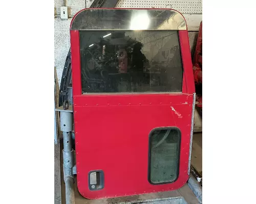 PETERBILT 386 Door Assembly, Front