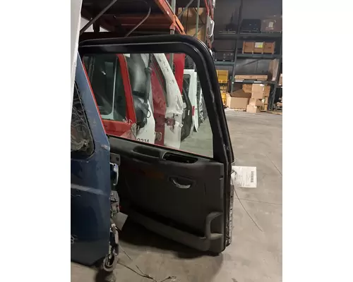 PETERBILT 386 Door Assembly, Front
