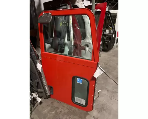 PETERBILT 386 Door Assembly, Front