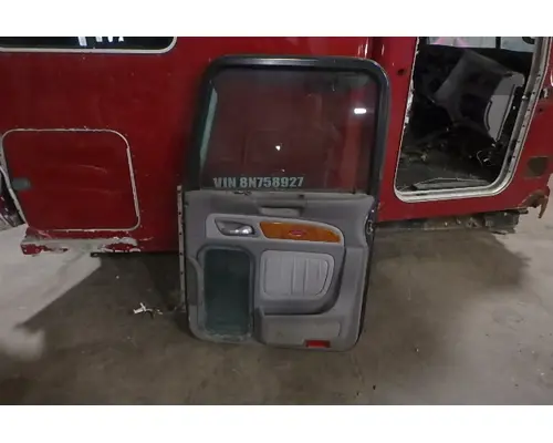 PETERBILT 386 Door Assembly, Front