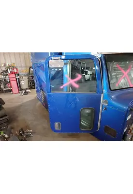 PETERBILT 386 Door Assembly, Front
