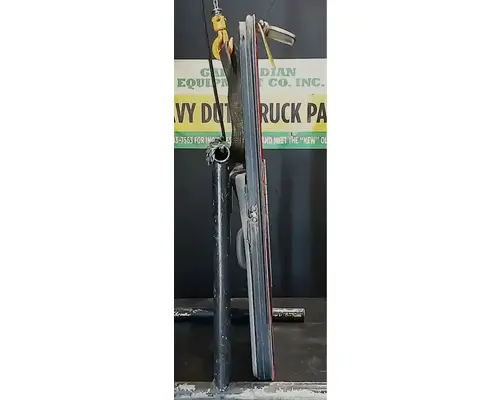 PETERBILT 386 Door Assembly, Front