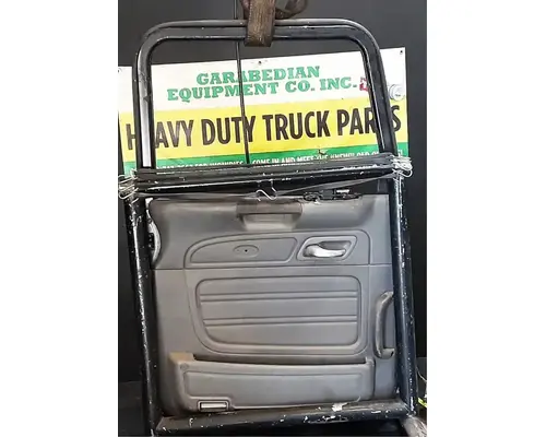 PETERBILT 386 Door Assembly, Front